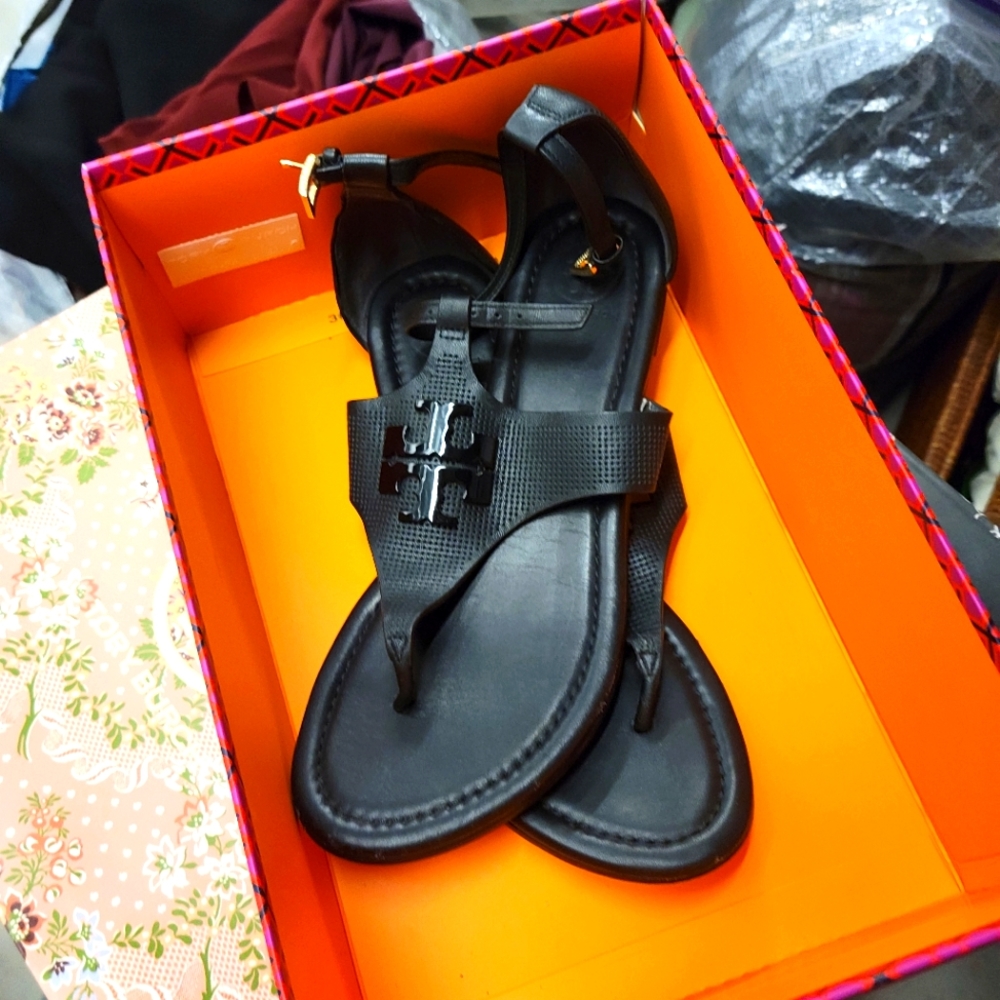 Tory Burch powder coated laura sandals, size 7.5